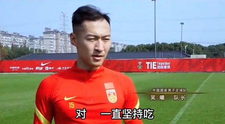 而李晨在现场不接受采访，且不提刚刚分手的女友张馨予。